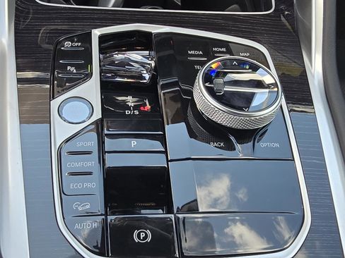 New 2026 BMW X6 xDrive40i w/ Executive Package image 18