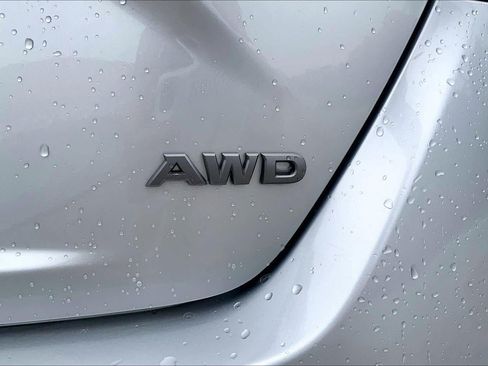 Used 2024 Nissan Altima 2.5 SV AWD/4WD image 8