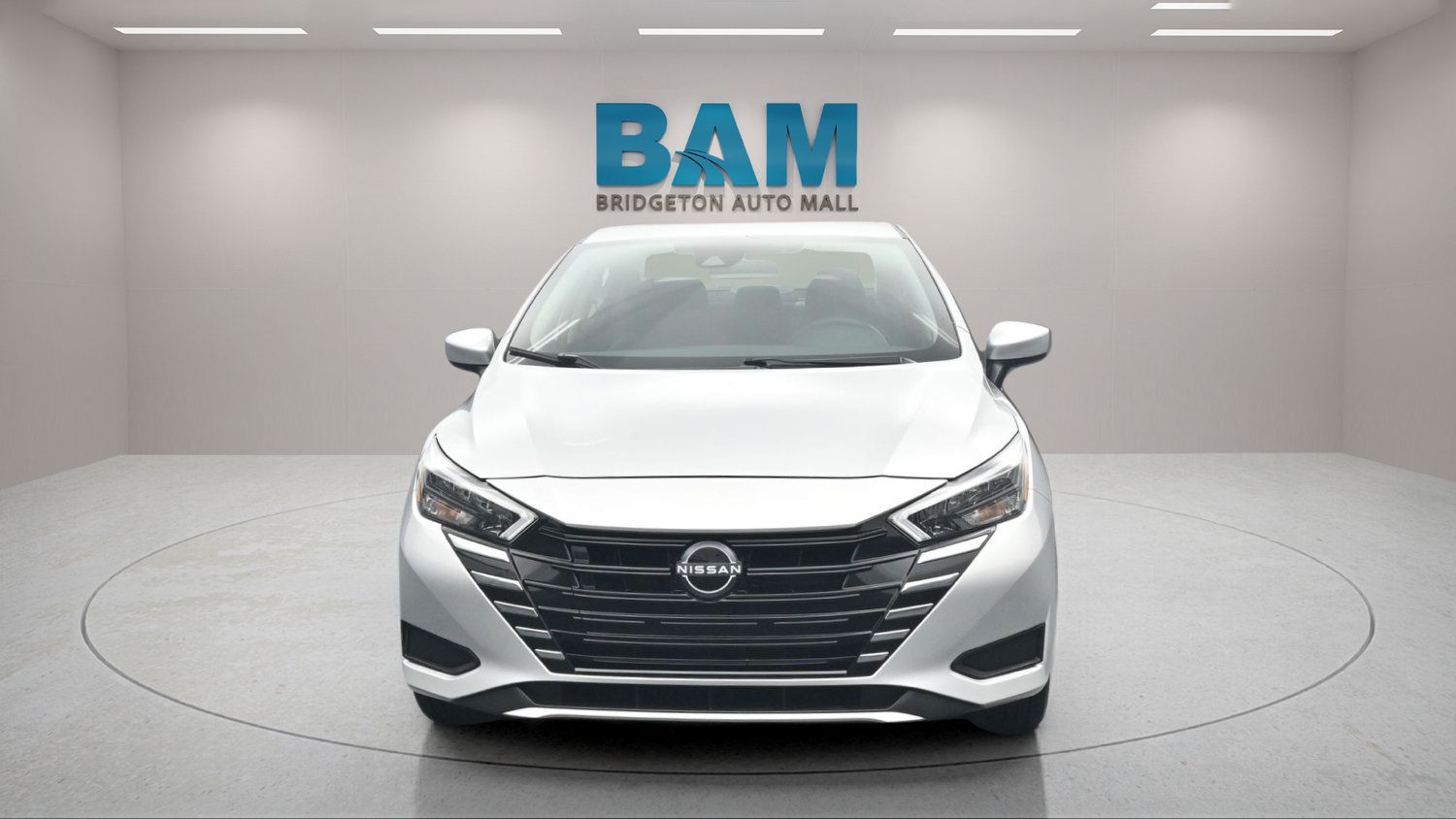 Used 2025 Nissan Versa SV FWD image 2