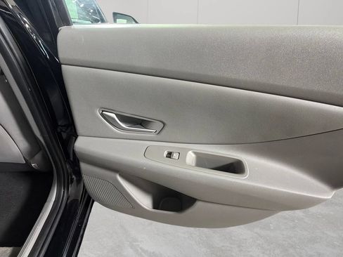 Used 2022 Hyundai Elantra SEL w/ Convenience Package FWD image 30