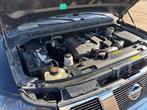 Used 2005 Nissan Titan LE w/ (U01) Nissan Navigation Pkg image 25