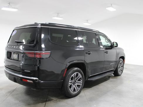 Used 2024 Jeep Wagoneer Series II w/ Flexible Seating Group AWD/4WD image 8