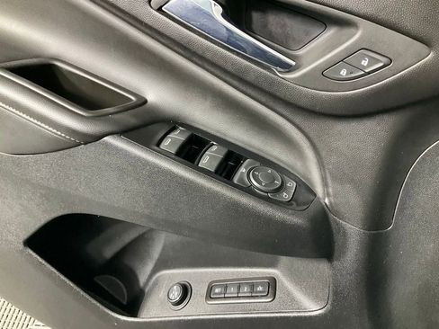 Used 2023 Chevrolet Equinox Premier image 14