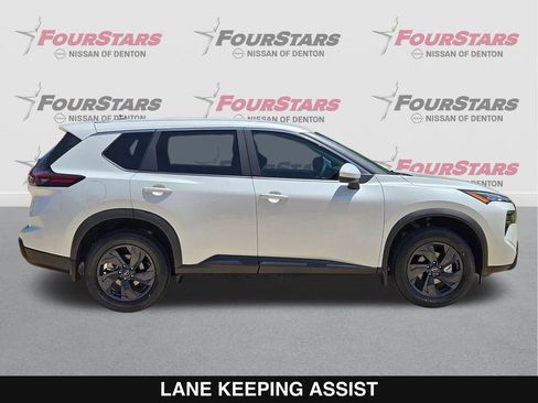 New 2026 Nissan Rogue SV FWD image 3