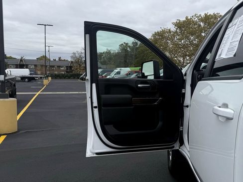 Used 2023 Chevrolet Silverado 2500 LT image 11