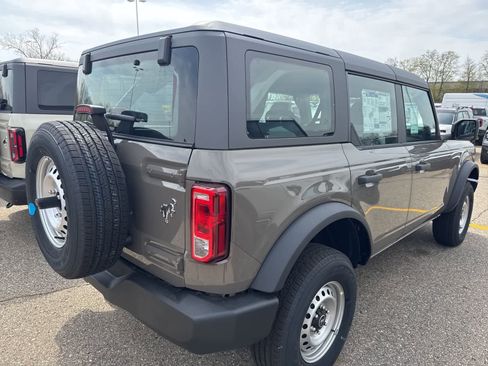 New 2026 Ford Bronco 4-Door AWD/4WD image 9