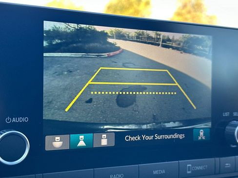 Used 2025 Honda CR-V Sport image 27