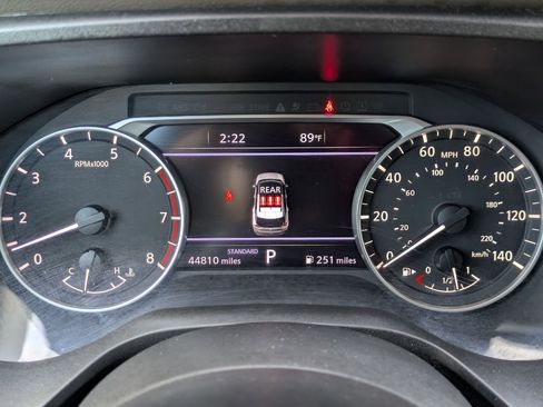 Used 2023 Nissan Rogue SL w/ SL Premium Package image 17