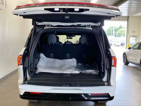 New 2026 Lincoln Navigator L Black Label AWD/4WD image 9