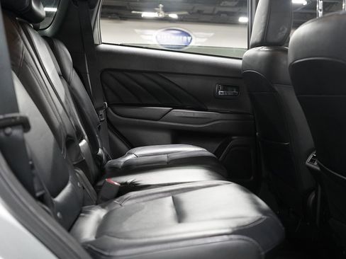 Used 2022 Mitsubishi Outlander SEL AWD/4WD image 29