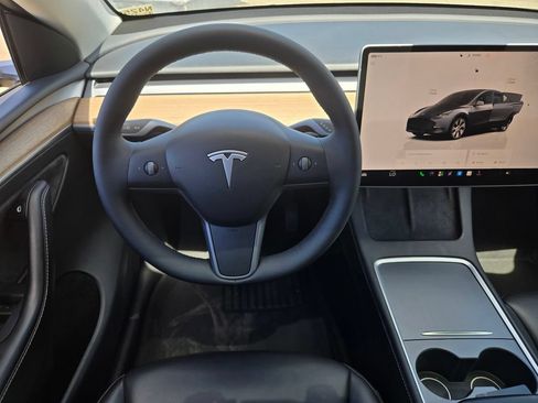 Used 2023 Tesla Model Y Long Range AWD/4WD image 13