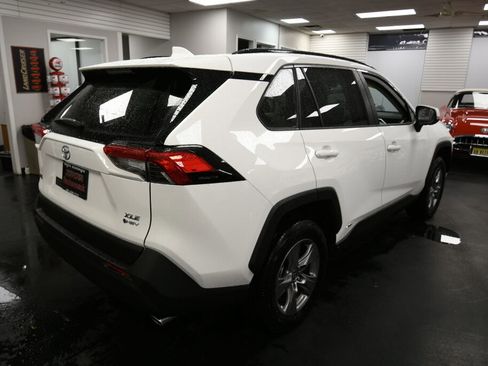 Used 2025 Toyota RAV4 XLE w/ Convenience Package image 7