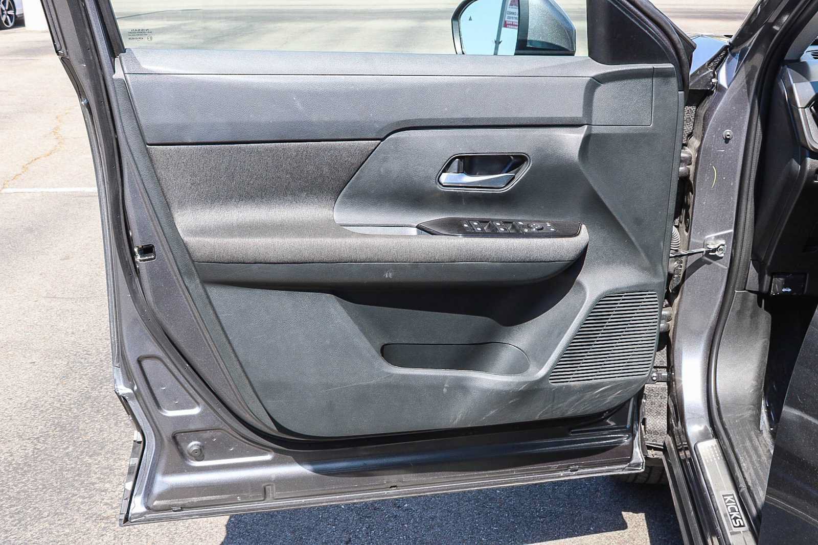 Used 2025 Nissan Kicks SV w/ Illumination Package FWD image 21