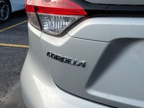 Used 2024 Toyota Corolla LE FWD image 8