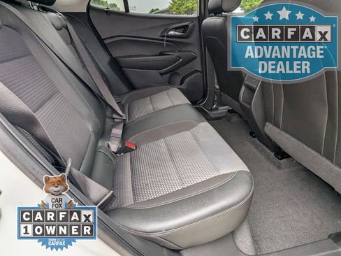 Certified 2025 Chevrolet Trax LT FWD image 18