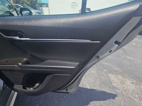 Used 2021 Toyota Camry SE FWD image 10