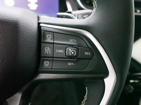 Used 2023 Jeep Grand Cherokee 30th Anniversary AWD/4WD image 18