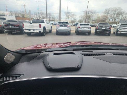 Used 2024 Cadillac XT4 Sport w/ Technology Package AWD/4WD image 17