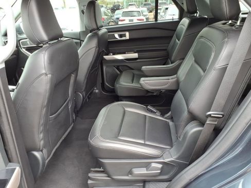 Used 2023 Ford Explorer XLT w/ Equipment Group 202A AWD/4WD image 11