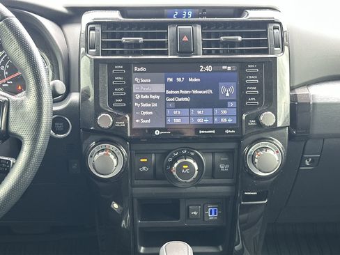 Used 2023 Toyota 4Runner TRD Off-Road Premium w/ Moonroof Package AWD/4WD image 25