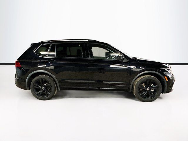 Used 2024 Volkswagen Tiguan SE R-Line AWD/4WD image 8