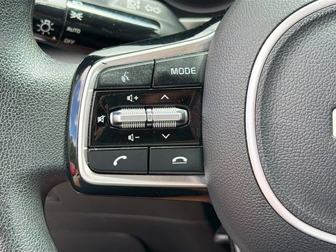 Used 2022 Kia Sorento LX FWD image 18