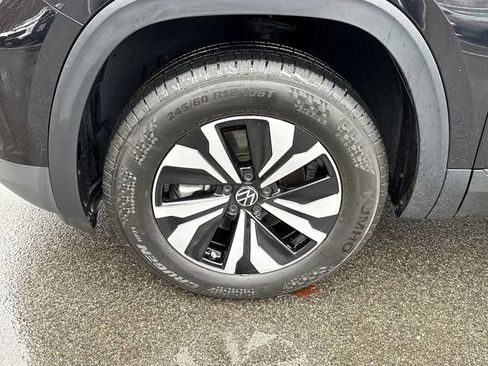 Certified 2025 Volkswagen Atlas Cross Sport SE image 10