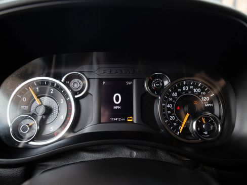 Used 2019 RAM 2500 Big Horn image 23