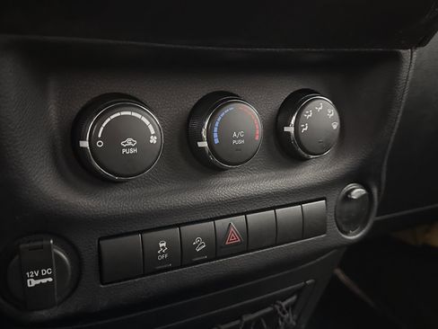 Used 2015 Jeep Wrangler Unlimited Sport w/ Connectivity Group image 13