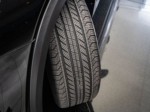 Used 2024 Mercedes-Benz GLB 250 4MATIC image 40