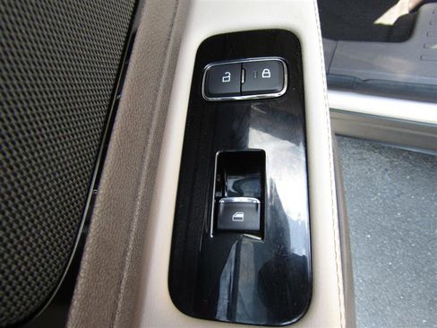 Used 2020 Lincoln Aviator Reserve image 29