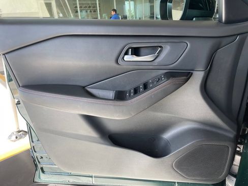 Certified 2026 Nissan Rogue SV AWD/4WD image 9