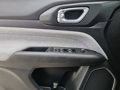 Used 2022 Jeep Compass Latitude w/ Convenience Group image 18