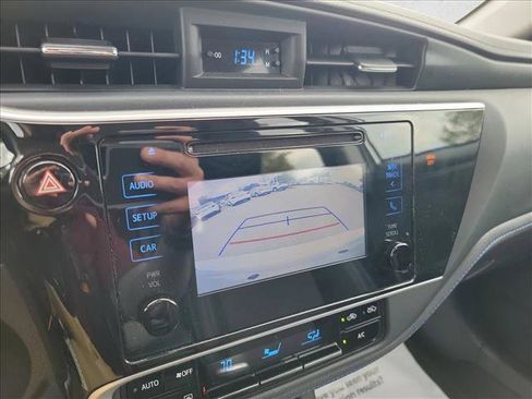 Used 2019 Toyota Corolla SE image 18