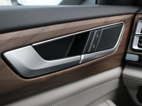 New 2026 Volkswagen Atlas SE AWD/4WD image 6