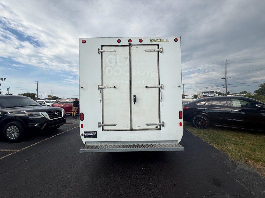 Used 2020 GMC Savana 3500 Extended w/ Driver Convenience Package RWD image 4