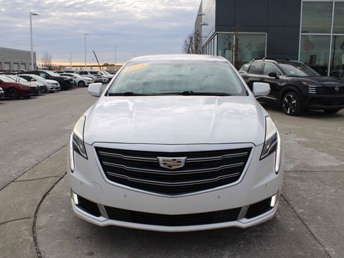 Used 2018 Cadillac XTS Luxury image 2