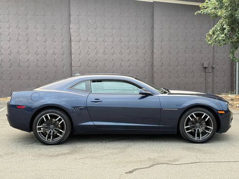 Used 2010 Chevrolet Camaro LS RWD image 4