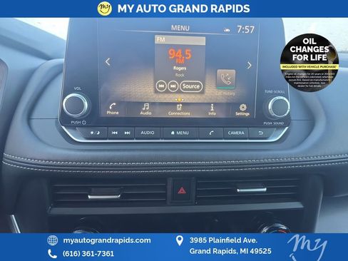 Used 2025 Nissan Rogue SV AWD/4WD image 20