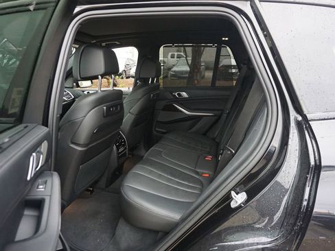 Used 2019 BMW X5 xDrive50i w/ M Sport Package image 16