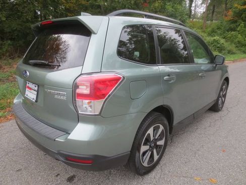 Used 2017 Subaru Forester 2.5i Premium w/ All-Weather Package image 4