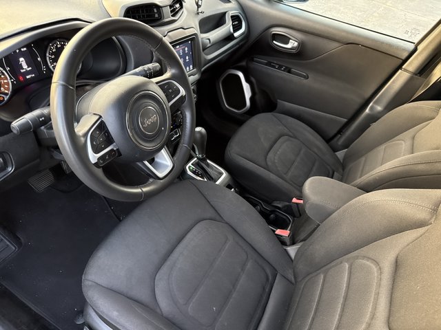 Used 2020 Jeep Renegade Latitude FWD image 11