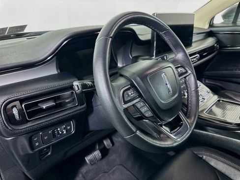 Used 2022 Lincoln Nautilus AWD w/ Premium Package image 11