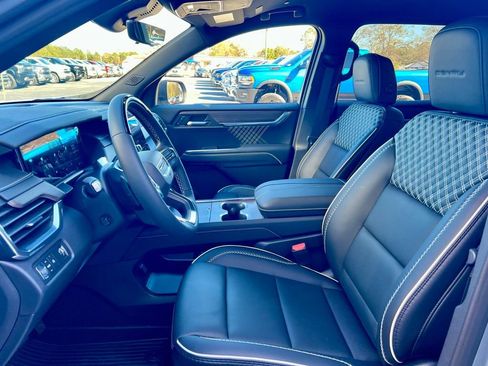 New 2026 GMC Acadia Denali w/ Super Cruise Package image 10