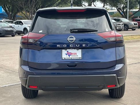 Used 2025 Nissan Rogue SV FWD image 5