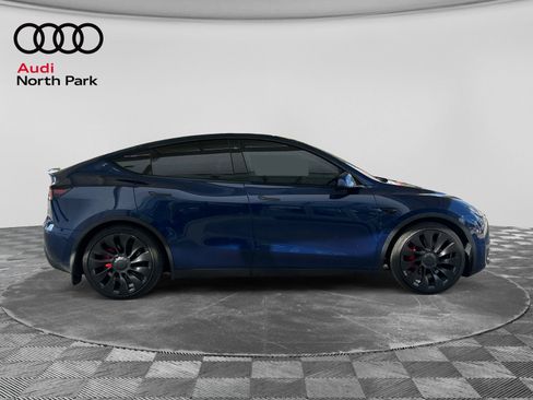 Used 2022 Tesla Model Y Performance AWD/4WD image 6