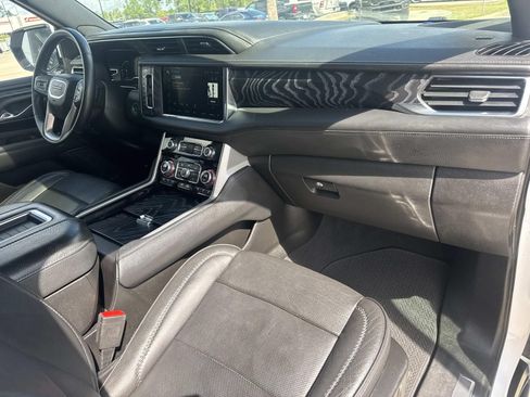 Used 2023 GMC Yukon Denali w/ Max Trailering Package AWD/4WD image 12