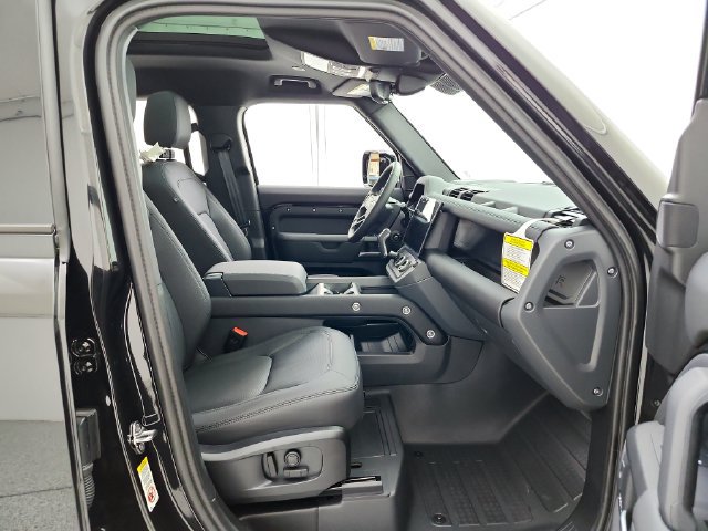 New 2026 Land Rover Defender 110 X-Dynamic SE AWD/4WD image 18