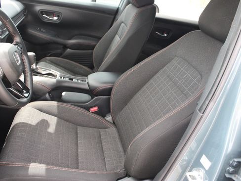 Used 2025 Honda HR-V Sport image 10