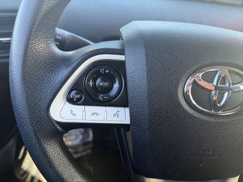 Used 2016 Toyota Prius Two image 20